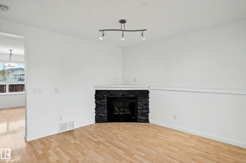 14014 158A Avenue, Edmonton, AB 