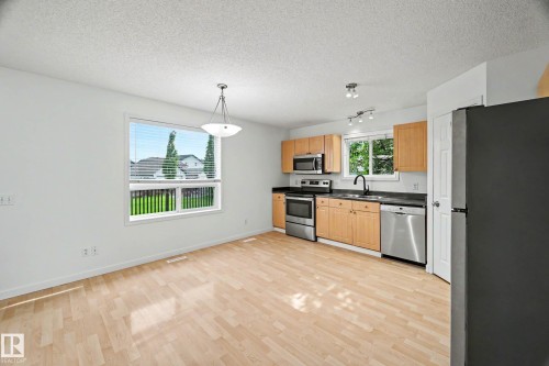 14014 158A Avenue, Edmonton, AB 
