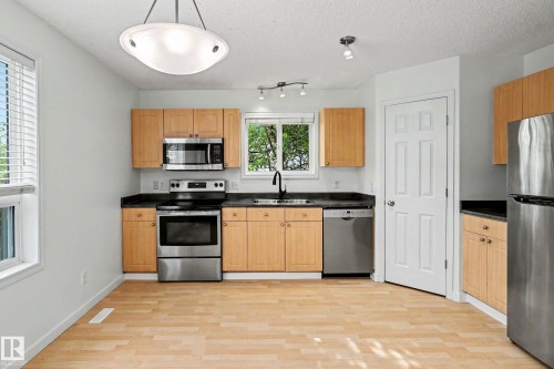 14014 158A Avenue, Edmonton, AB 