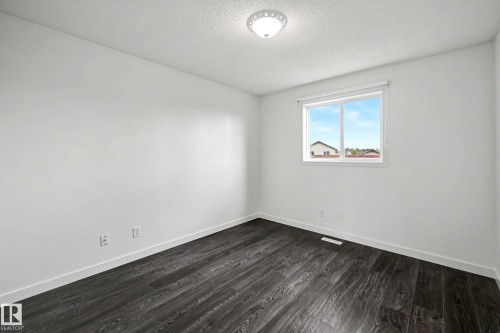 14014 158A Avenue, Edmonton, AB 
