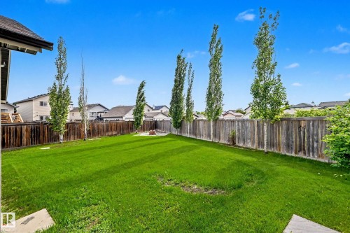 14014 158A Avenue, Edmonton, AB 
