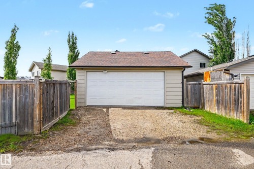 14014 158A Avenue, Edmonton, AB 