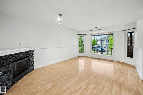 14014 158A Avenue, Edmonton, AB 