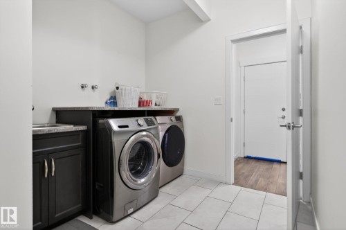 Laundry room - 704 39 Street, Edmonton, AB 