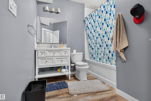 Bathroom - 704 39 Street, Edmonton, AB 