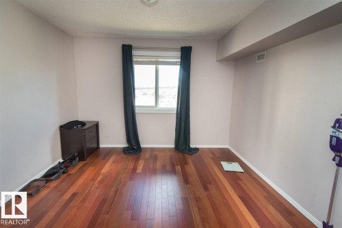 211 9640 105 Street, Edmonton, AB - Indoor Photo Showing Other Room