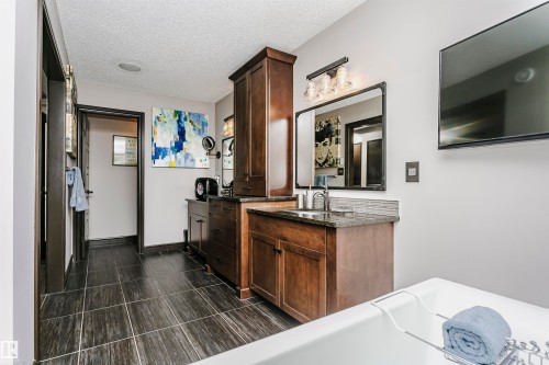 721 178A Street, Edmonton, AB 