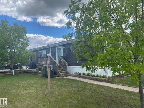 4809 49 Avenue  Wetaskiwin, AB T9A 0G5