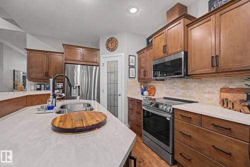 33 841 156 Street, Edmonton, AB 