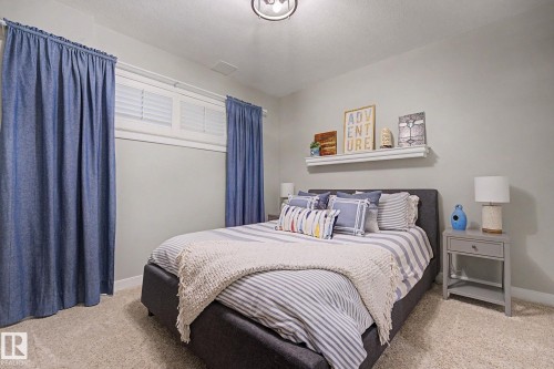 33 841 156 Street, Edmonton, AB 