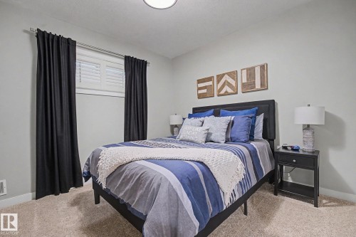 33 841 156 Street, Edmonton, AB 