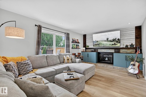Main level family room - 9 Millgrove Drive, Spruce Grove, AB 