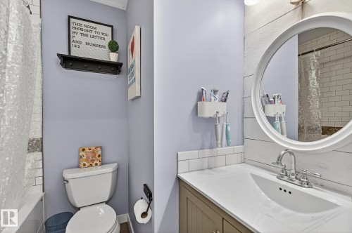 Upper lever renovated 4 piece main bathroom - 9 Millgrove Drive, Spruce Grove, AB 