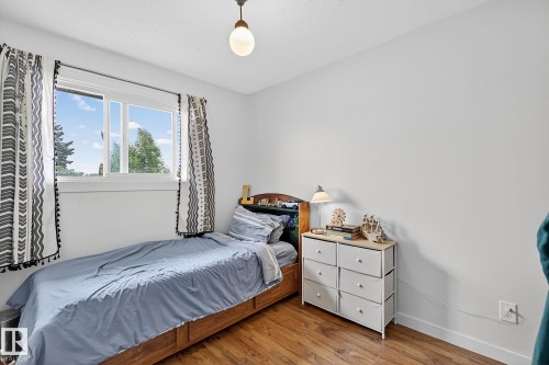 Upper level bedroom - 9 Millgrove Drive, Spruce Grove, AB 