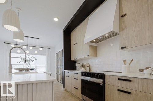 17627 7 Street, Edmonton, AB 
