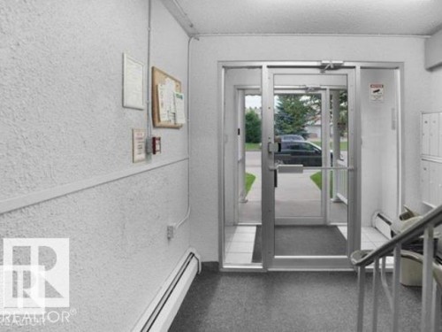 Interior entry - 107 10023 164St, Edmonton, AB 