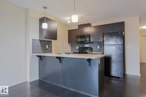 411 3353 16A Avenue, Edmonton, AB 