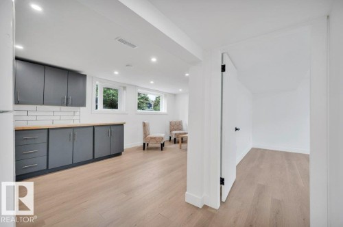 8712 89 Avenue, Edmonton, AB 