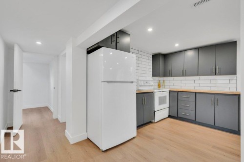 8712 89 Avenue, Edmonton, AB 