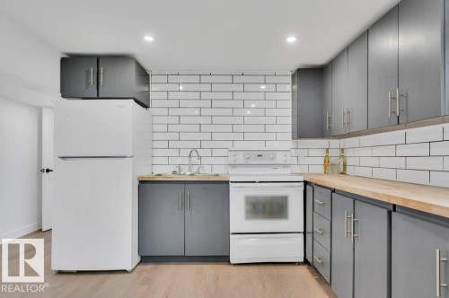 8712 89 Avenue, Edmonton, AB 