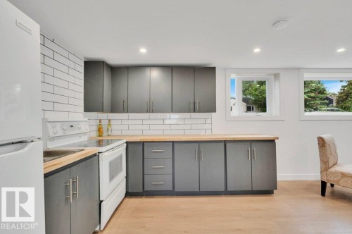 8712 89 Avenue, Edmonton, AB 
