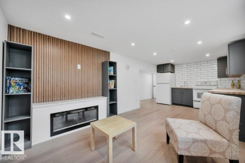 8712 89 Avenue, Edmonton, AB 