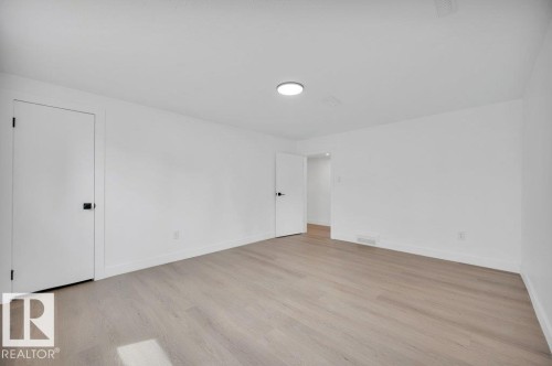 8712 89 Avenue, Edmonton, AB 