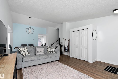 49 Deerbourne Drive, St. Albert, AB - Indoor Photo Showing Living Room