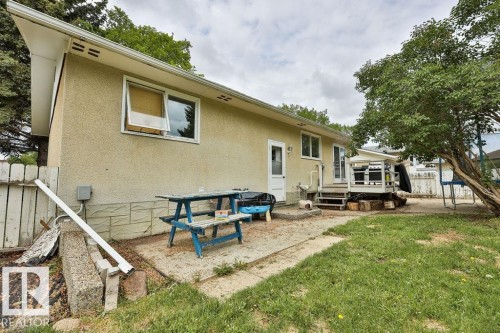 1033 Strathcona Dr, Sherwood Park, AB 