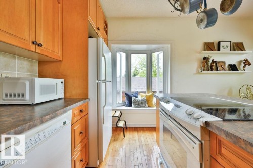 1309 56 St, Edmonton, AB 