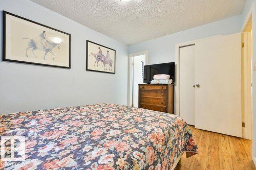 1309 56 St, Edmonton, AB 