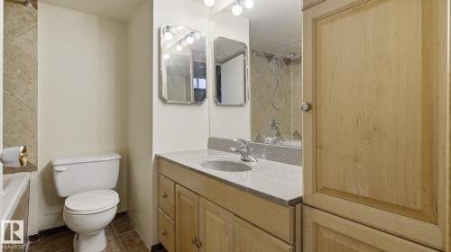 Bathroom - 13008 105 Street Nw, Edmonton, AB 