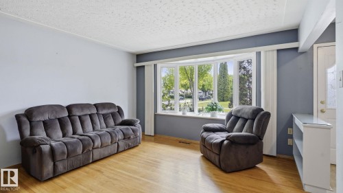 Living room - 13008 105 Street Nw, Edmonton, AB 