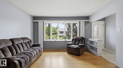 Living room - 13008 105 Street Nw, Edmonton, AB 