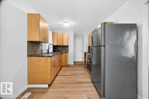 16904 91 Street, Edmonton, AB 