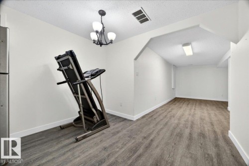 16904 91 Street, Edmonton, AB 