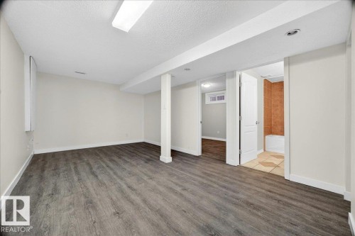 16904 91 Street, Edmonton, AB 