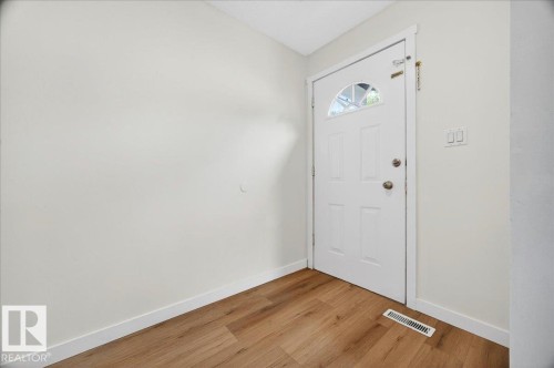 16904 91 Street, Edmonton, AB 
