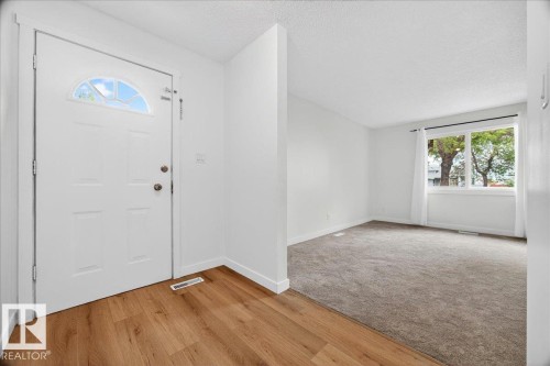 16904 91 Street, Edmonton, AB 
