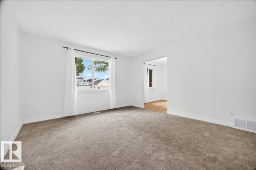 16904 91 Street, Edmonton, AB 
