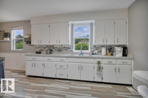 4405 51St, Wetaskiwin, AB 