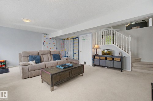 1622 Tompkins Wynd, Edmonton, AB 
