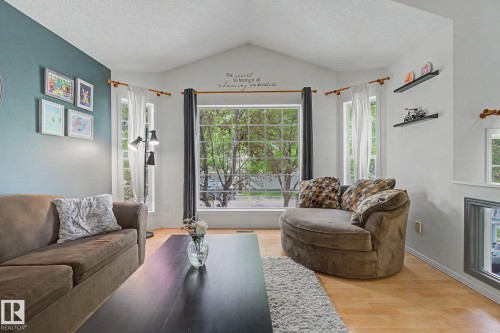 1622 Tompkins Wynd, Edmonton, AB 