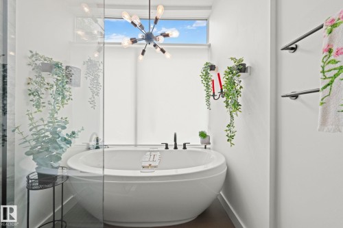14379 92A Avenue, Edmonton, AB 
