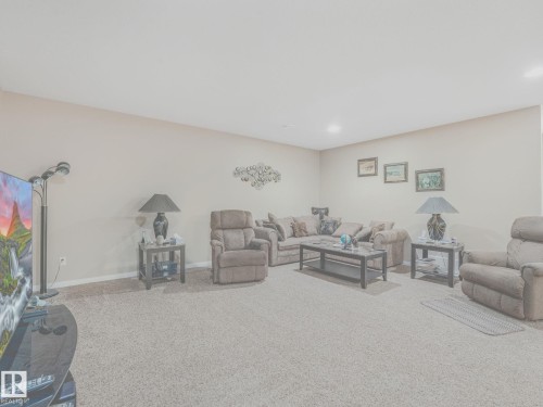 16 Wade Avenue, Leduc, AB 