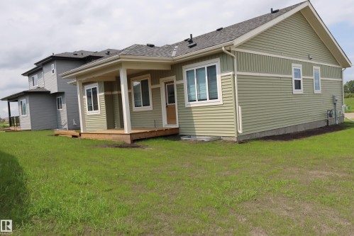 4301 Cedar Drive, Wetaskiwin, AB 