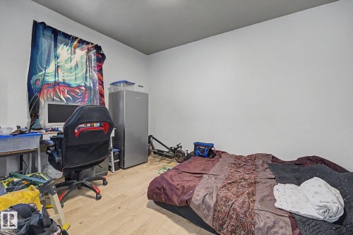 Image quality insufficient for description - 11914 124 Street, Edmonton, AB 