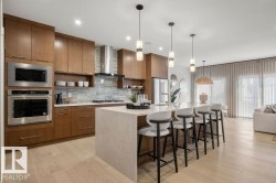 9307 229 Street  Edmonton, AB T5T 4W8