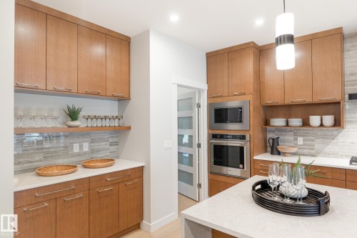 9307 229 Street, Edmonton, AB 
