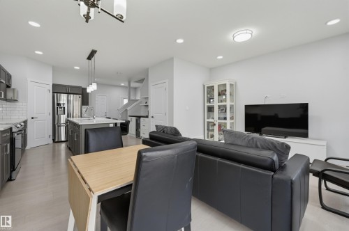 918 Daniels Loop, Edmonton, AB 